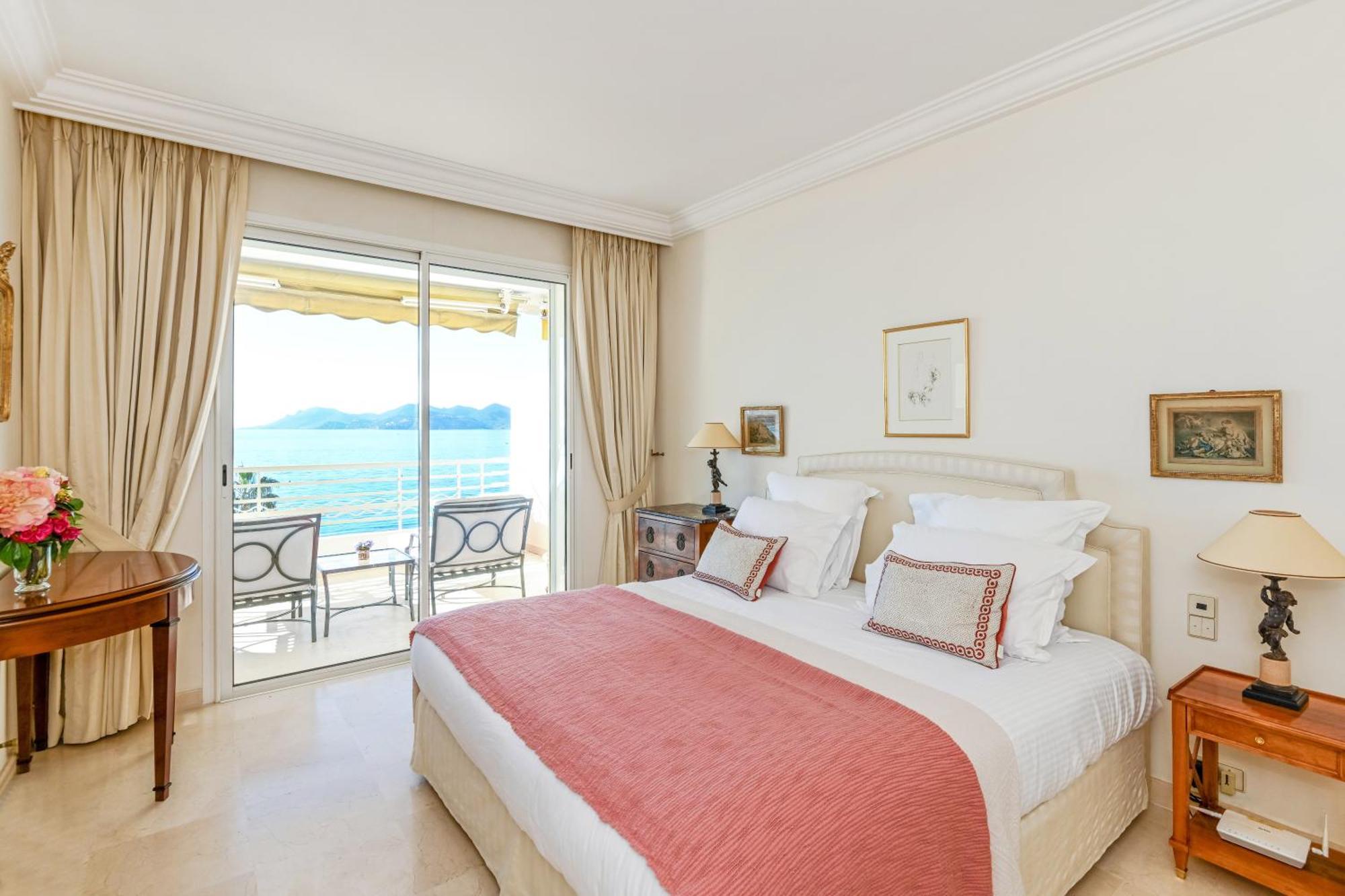 Buckingham & Lloyds - Cannes Eksteriør bilde